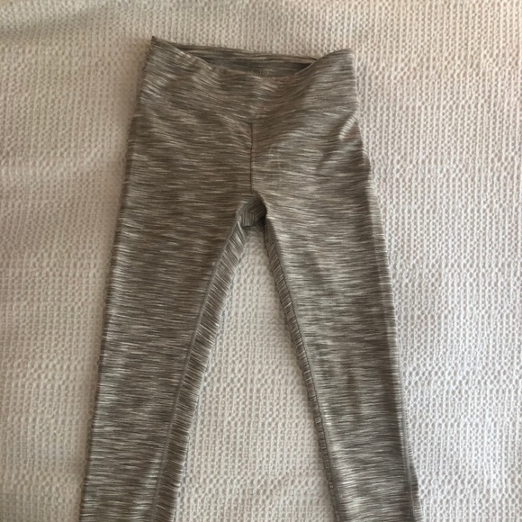 Outdoor Voices FreeForm 7/8 Legging - Oatmeal Sz S - Picture 3 of 3